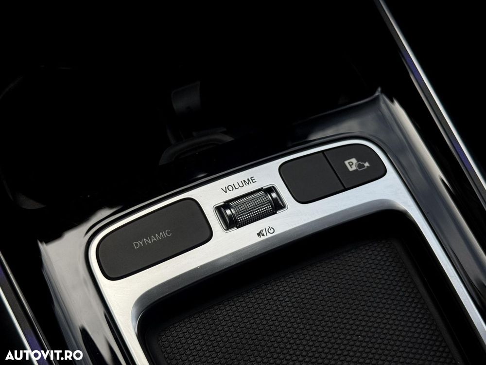 Mercedes-Benz GLB - 16