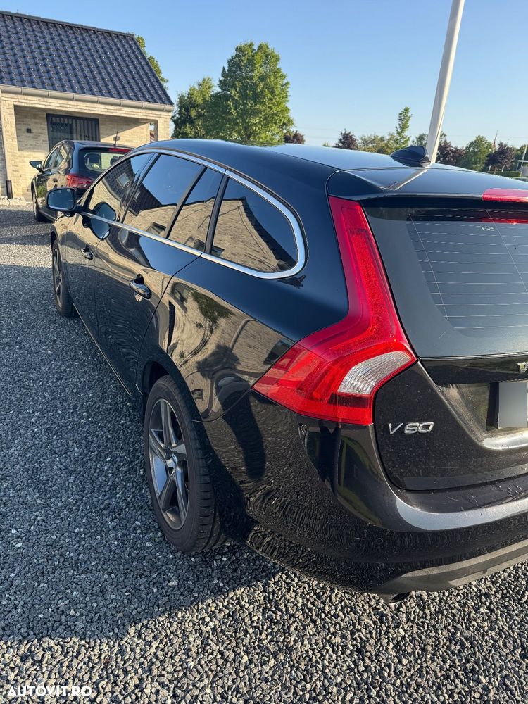 Volvo V60 D5 Geartronic Summum - 10