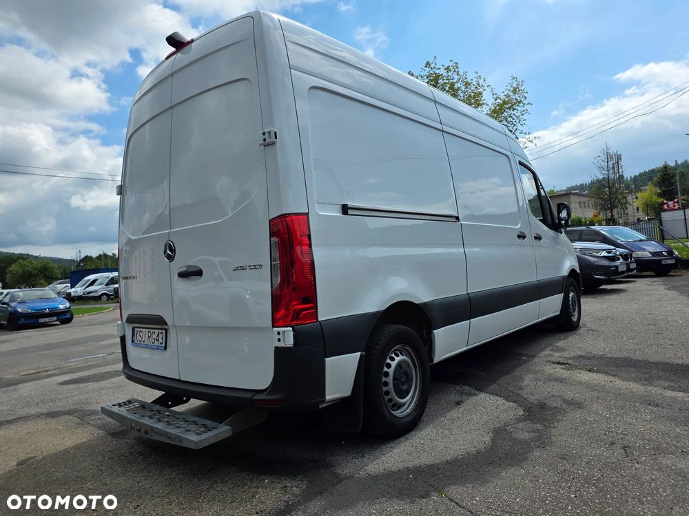 Mercedes-Benz Sprinter 215 automat rok 2022 klima webasto średni kamera tempomat - 13