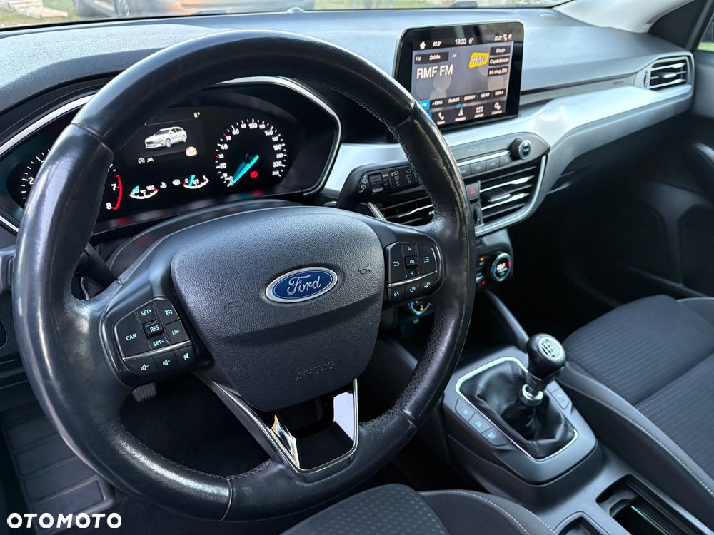 Ford Focus 1.0 EcoBoost Titanium X - 13