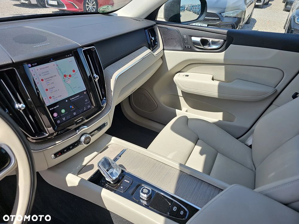Volvo XC 60 B4 D Plus Bright - 16