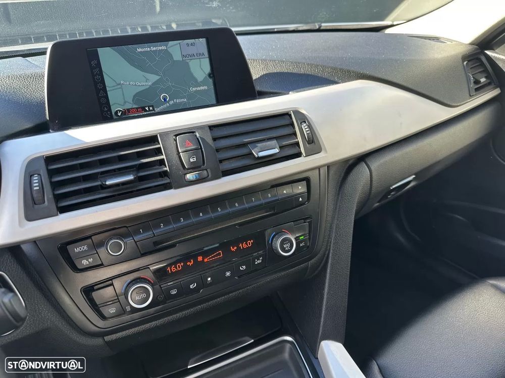 BMW 318 d Sport Line - 45