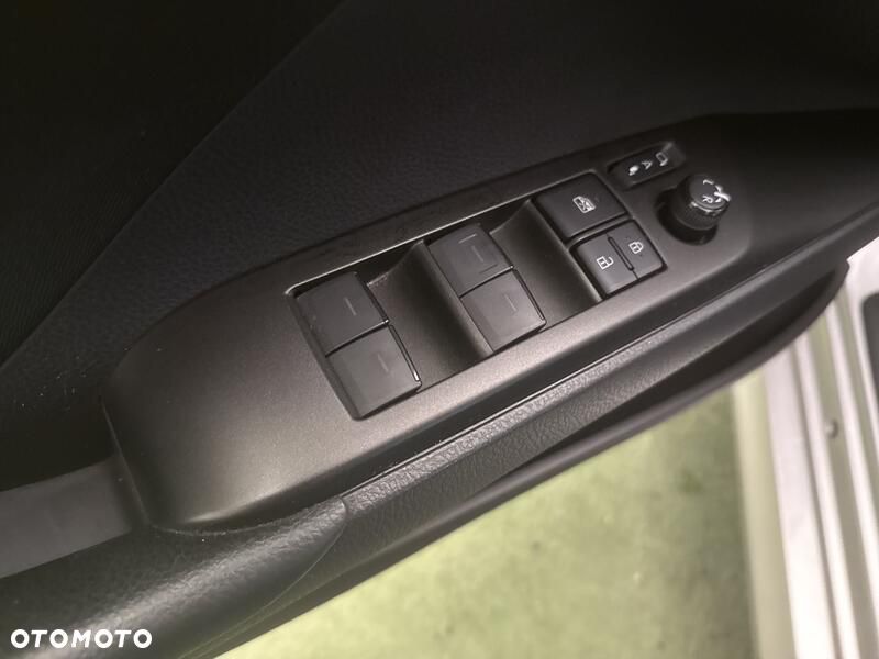 Toyota Camry 2.5 Hybrid Comfort CVT - 13