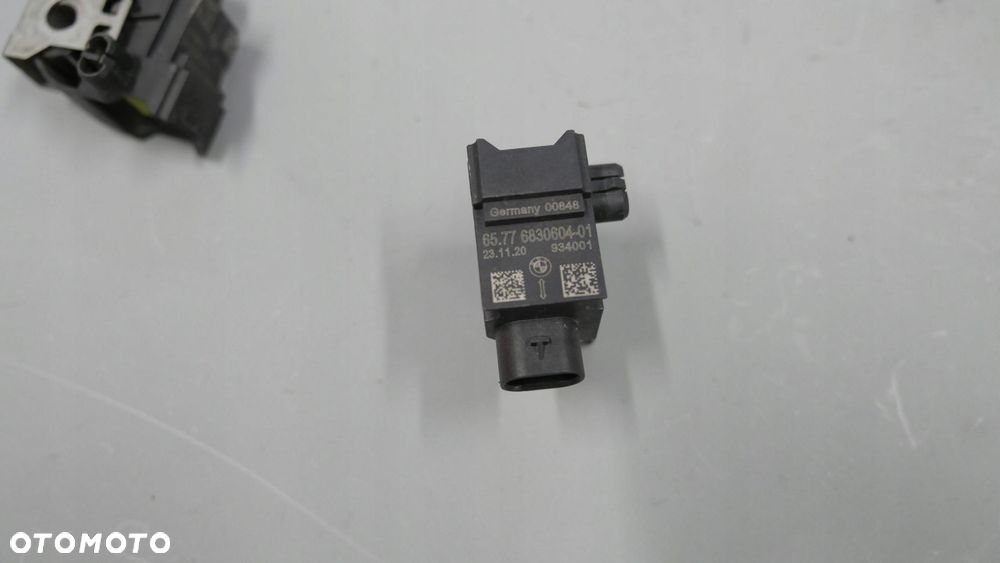 bmw f44 g05 g06 czujnik przyspieszenia uderzenia 6830604 - 3