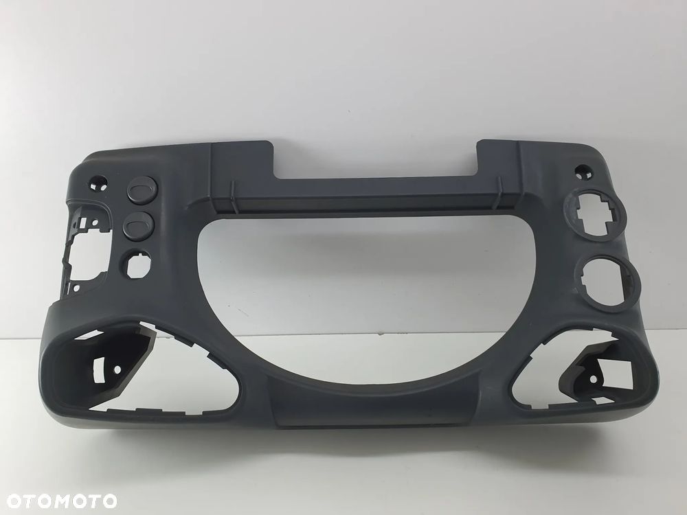 OBUDOWA OSLONA RAMKA LICZNIKA EU  IVECO EUROCARGO - 1