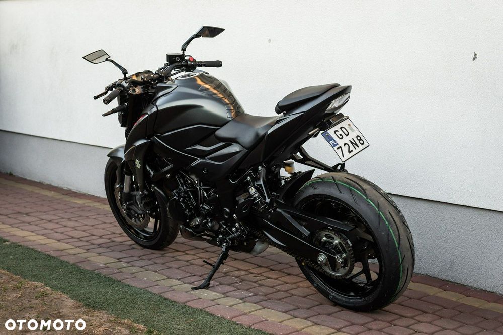 Suzuki GSX - 5