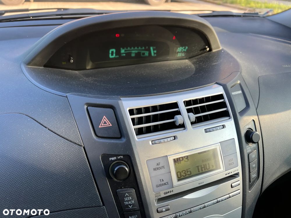 Toyota Yaris 1.3 Sol - 17