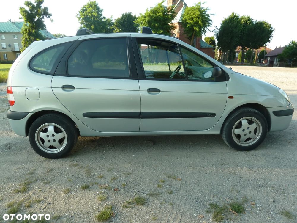 Renault Scenic 1.6 16V Authentique - 6