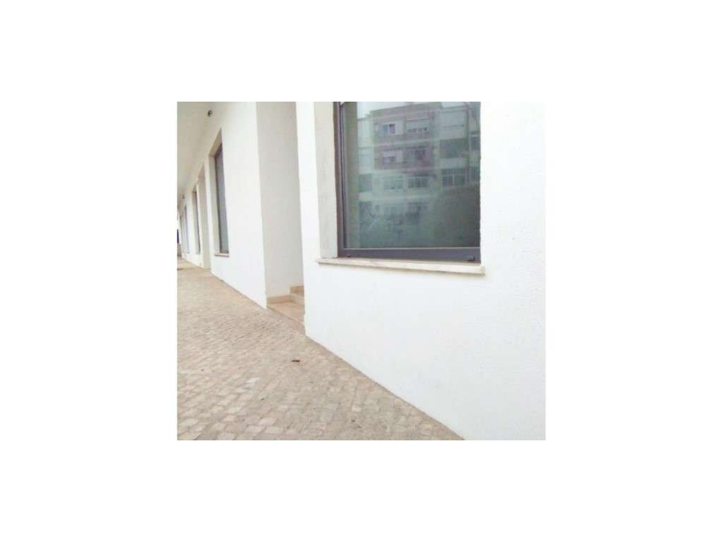 Loja para Venda no centro de Queijas, Oeiras - Grande imagem: 2/10