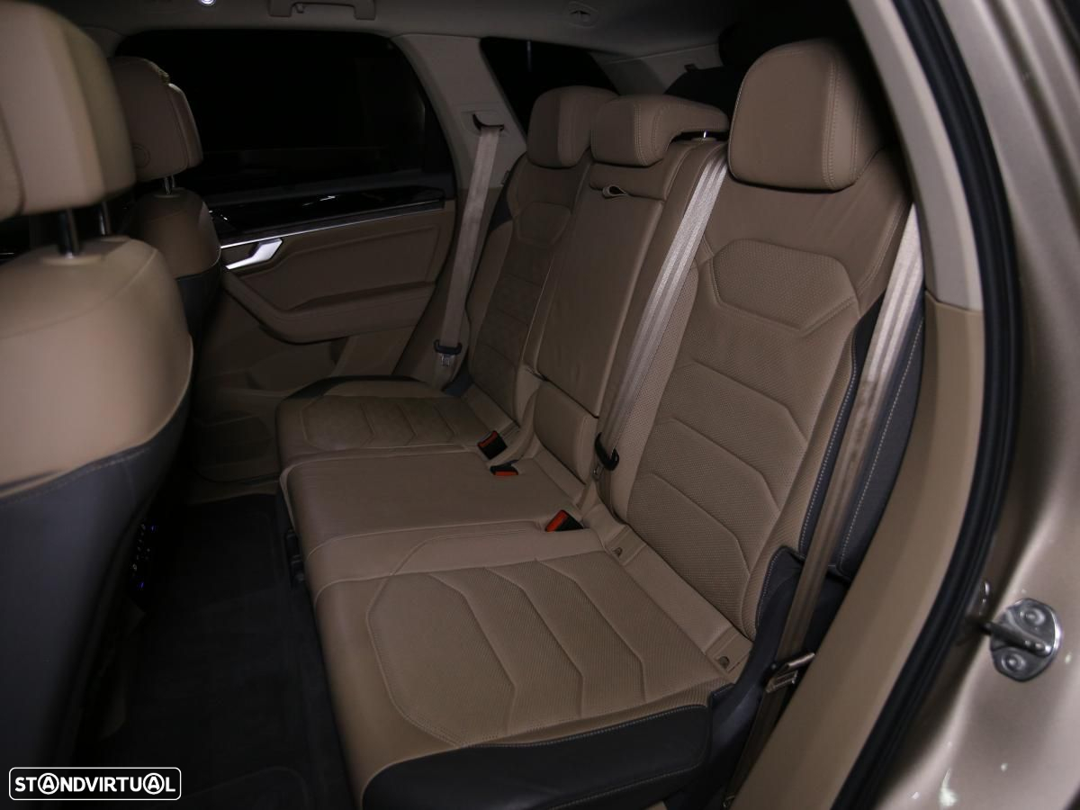 VW Touareg 3.0 TDI V6 Elegance Plus - 10