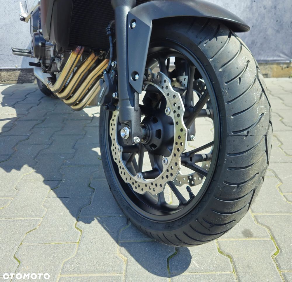 Honda CB - 23