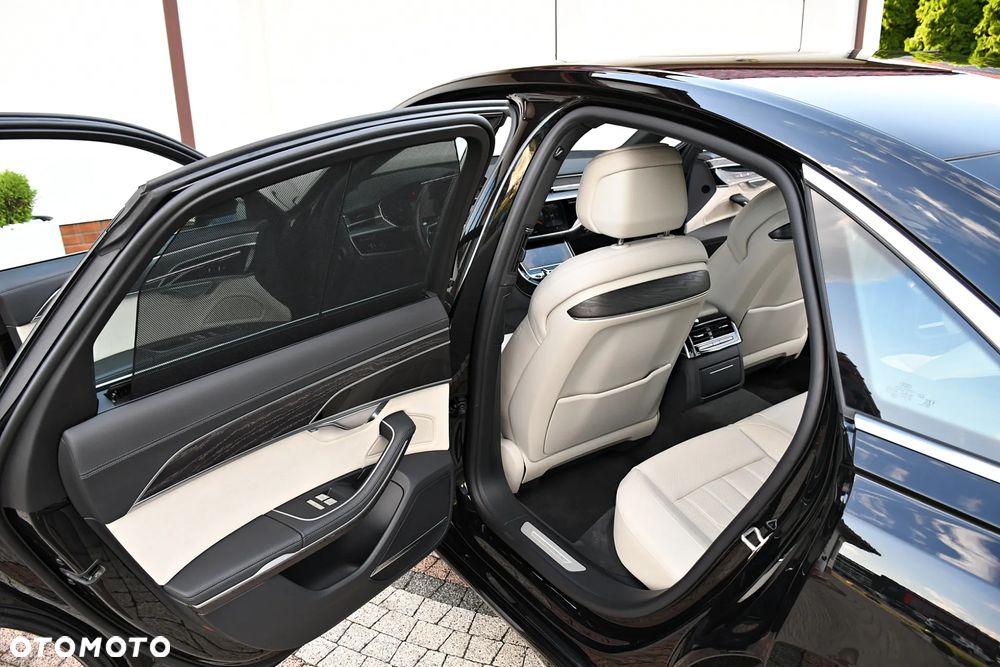 Audi A8 - 24