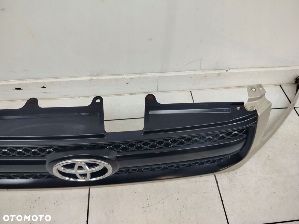 toyota rav4 ii 3d 00r- grill atrapa chłodnicy 4r4 - 3