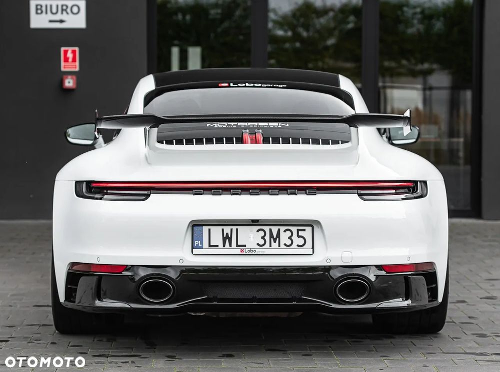 Porsche 911 Carrera - 11