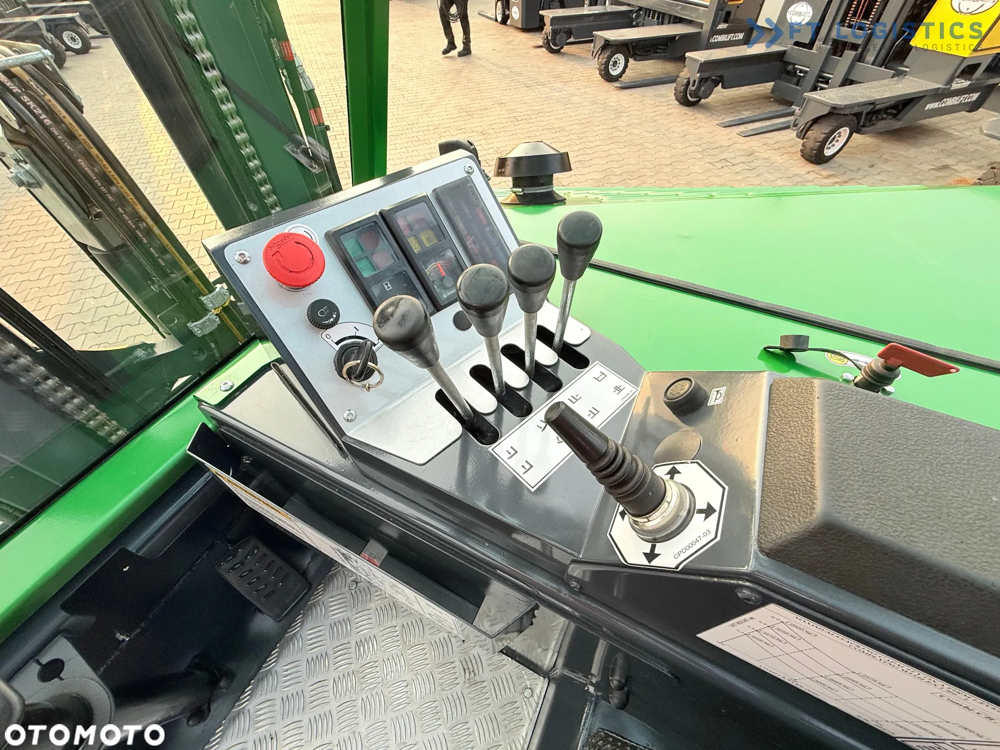 Combilift C4000CB / TRIPLEX - 5200MM / GAS / WOLNY SKOK / POZYCJONER WIDEŁ / PRZESUW WIDEŁ / WYSOKOŚĆ 2450MM / JAK NOWY - 16