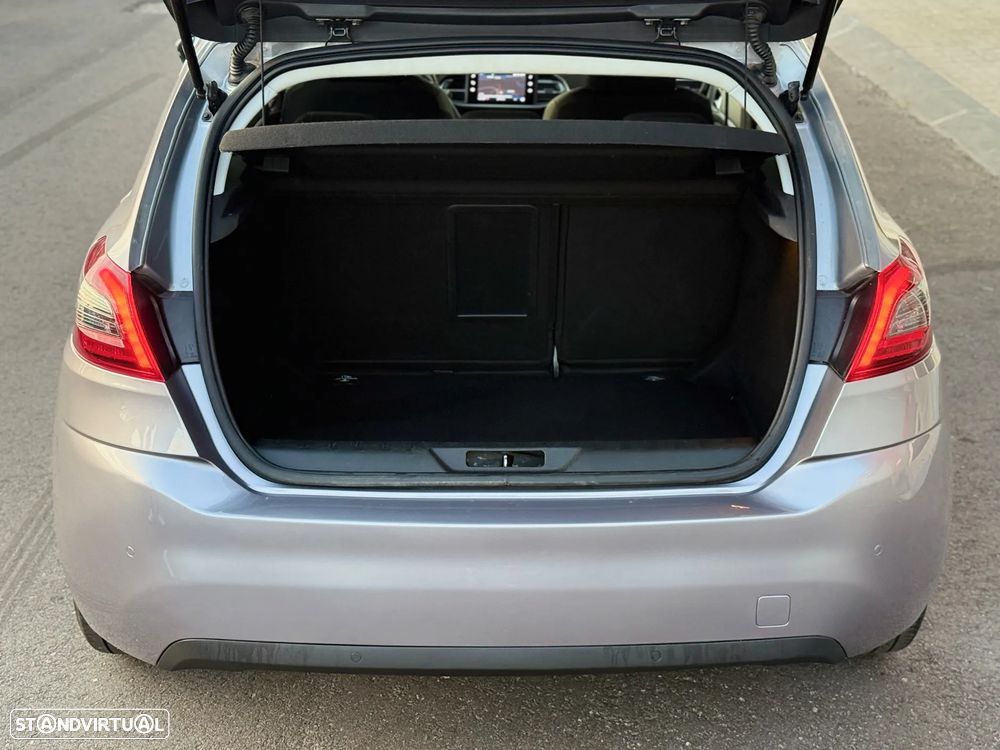 Peugeot 308 1.2 PureTech Allure EAT8 - 12