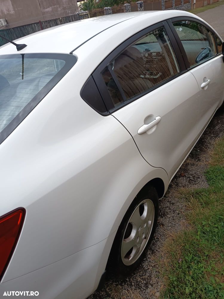 Kia Rio - 5