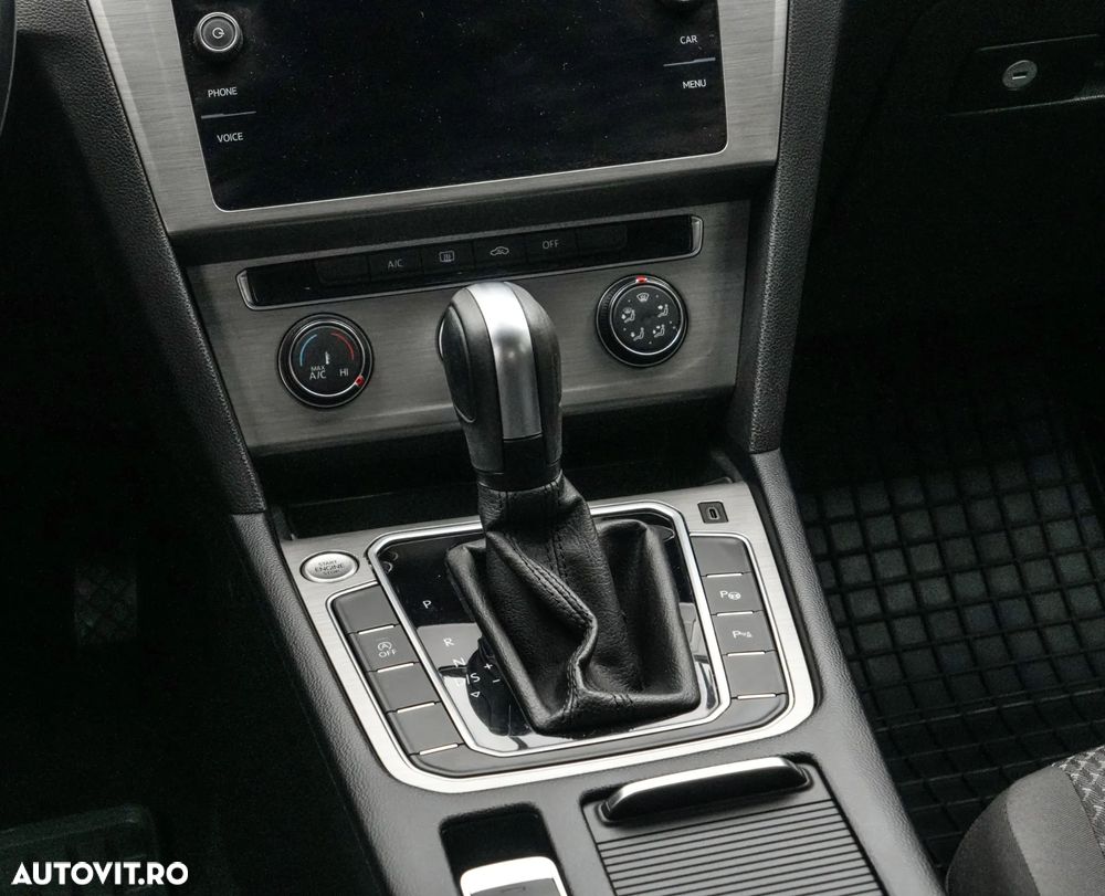 Volkswagen Passat 2.0 TDI DSG Comfortline - 18