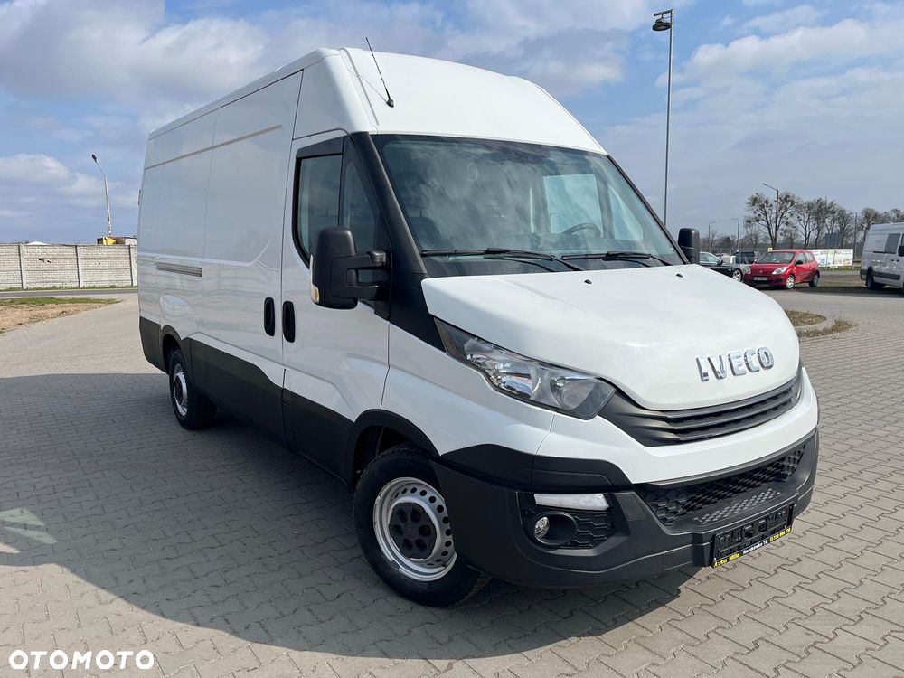 Iveco VAN - 1