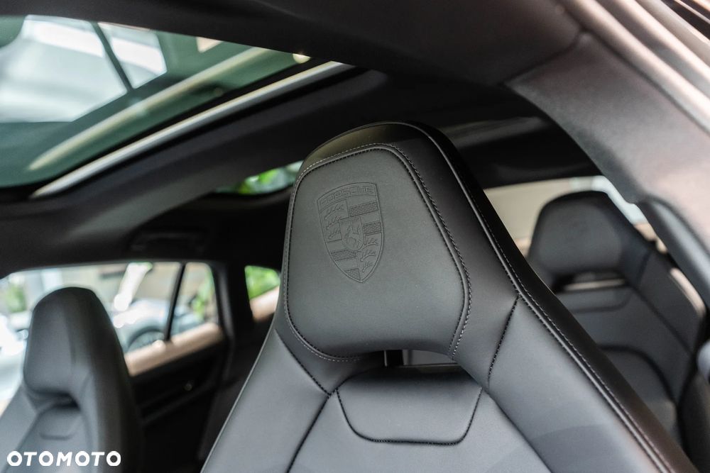 Porsche Panamera 4 E-Hybrid PHEV - 32