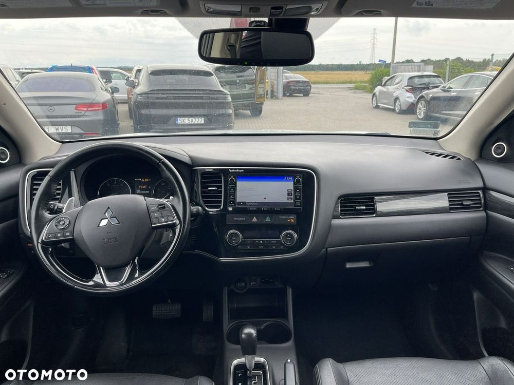 Mitsubishi Outlander - 7