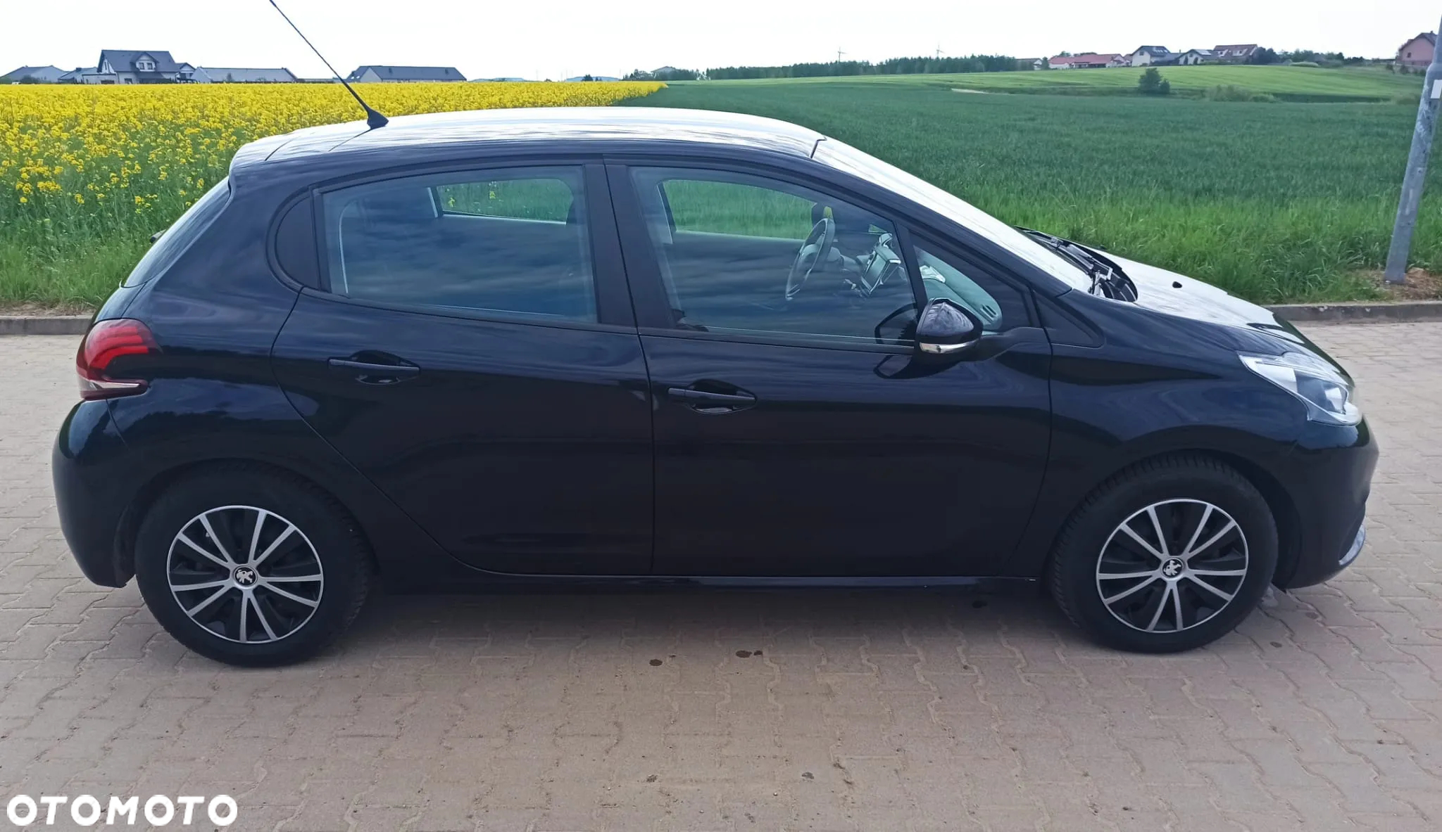 Peugeot 208 - 6