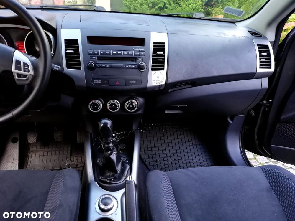Mitsubishi Outlander - 7
