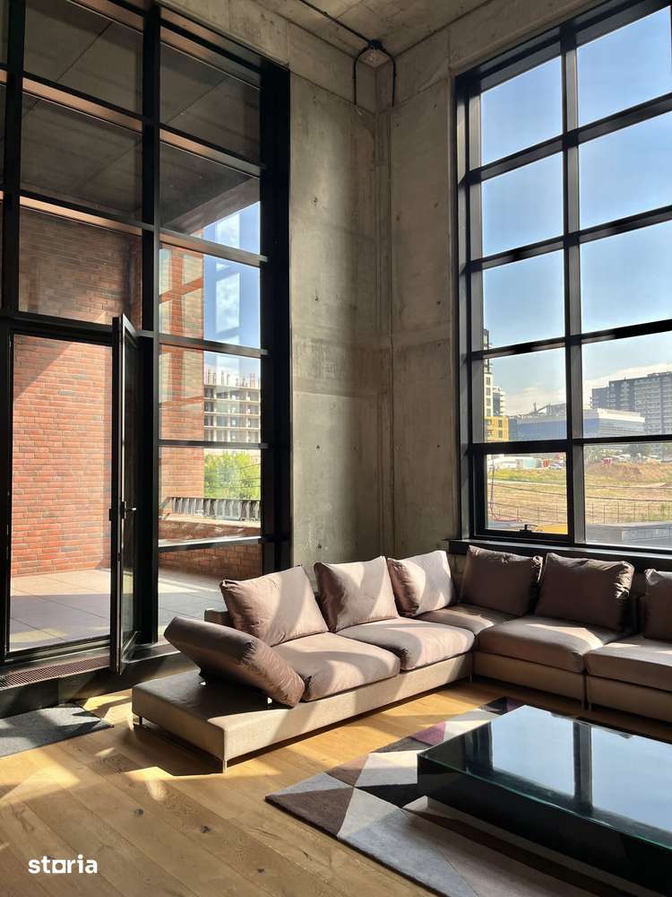 Duplex spectaculos cu 4 camere, 214 mp și terasă privată — fotografia 3