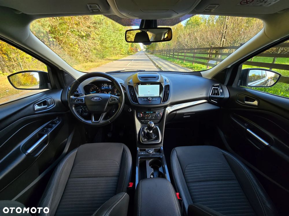 Ford Kuga 1.6 EcoBoost 2x4 Titanium - 6
