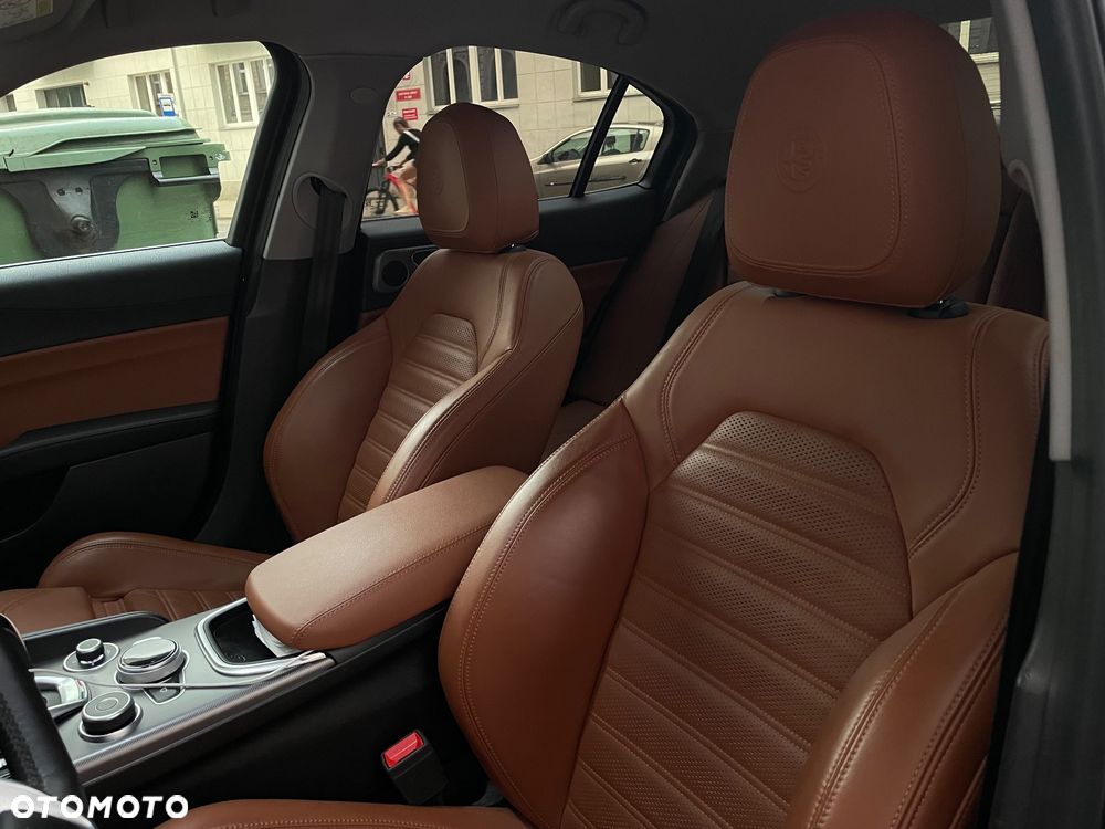 Alfa Romeo Giulia 2.0 Turbo Veloce - 8