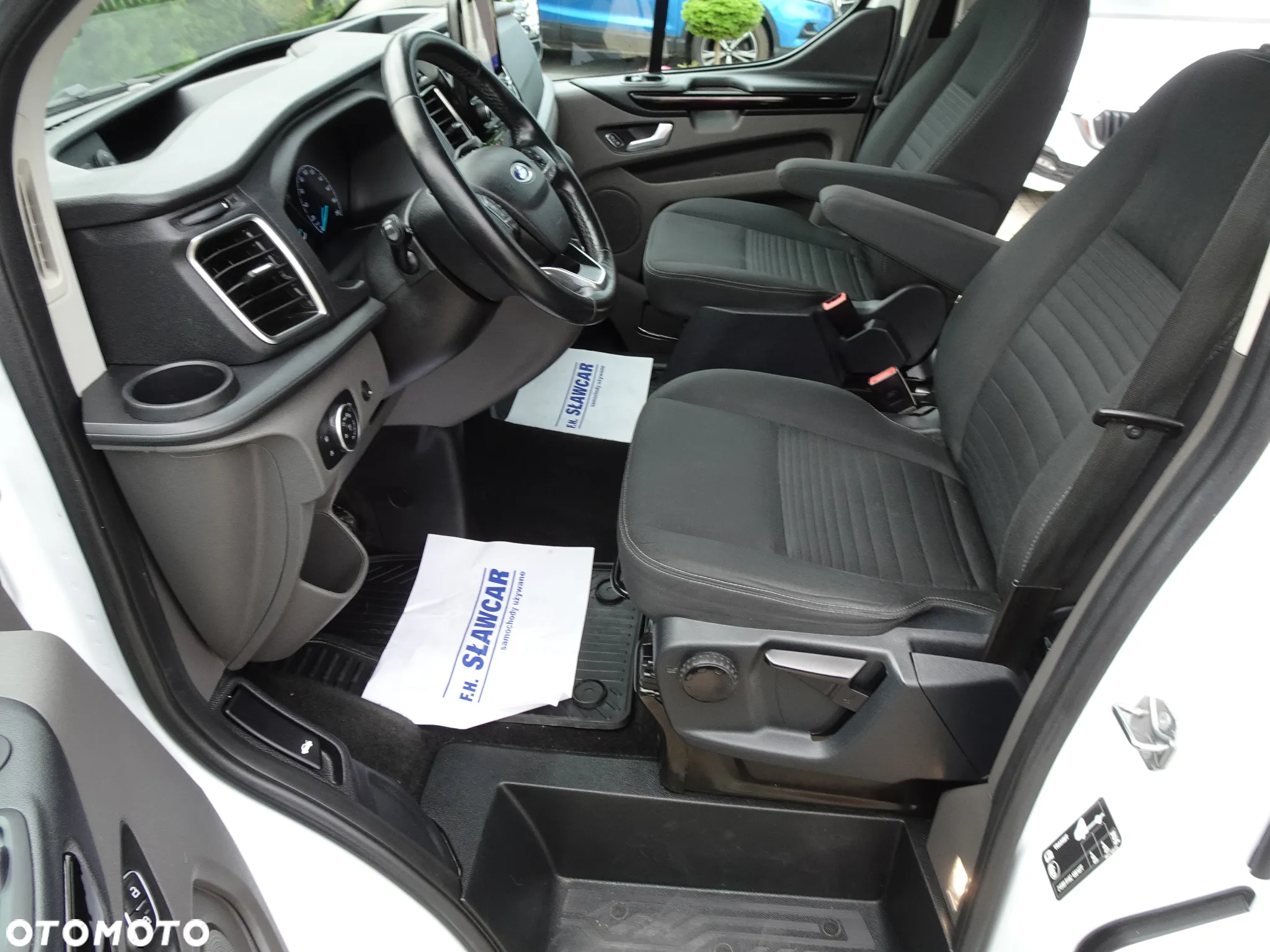 Ford Transit Custom 320 L2H1 Limited (bryg.) - 19
