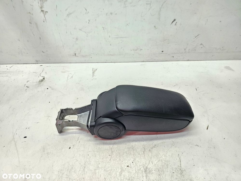 PODŁOKIETNIK PRZÓD REGULOWANY AUDI A3 8P 8P0864207B 6PS SOUL - 1