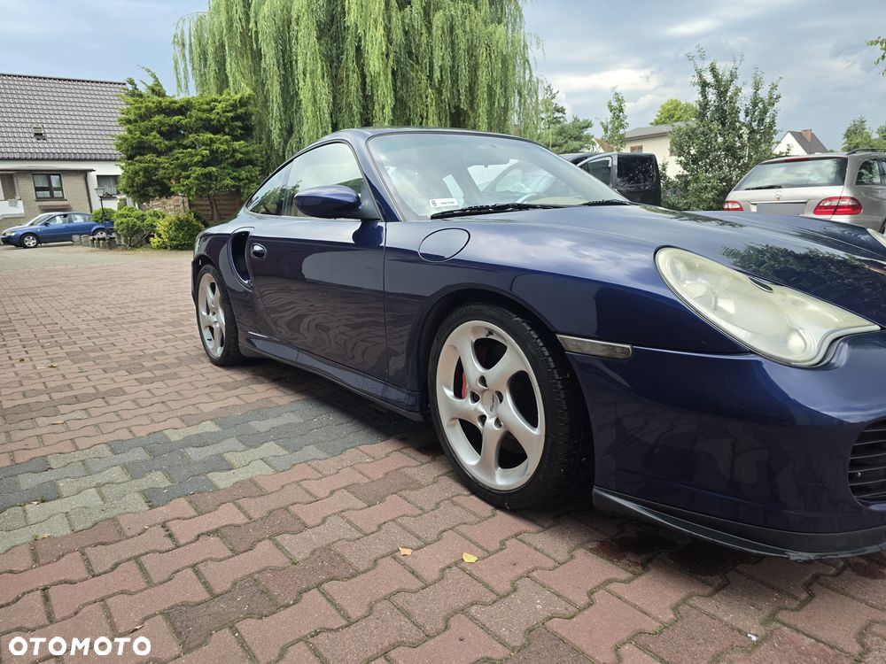 Porsche 911 Turbo - 16