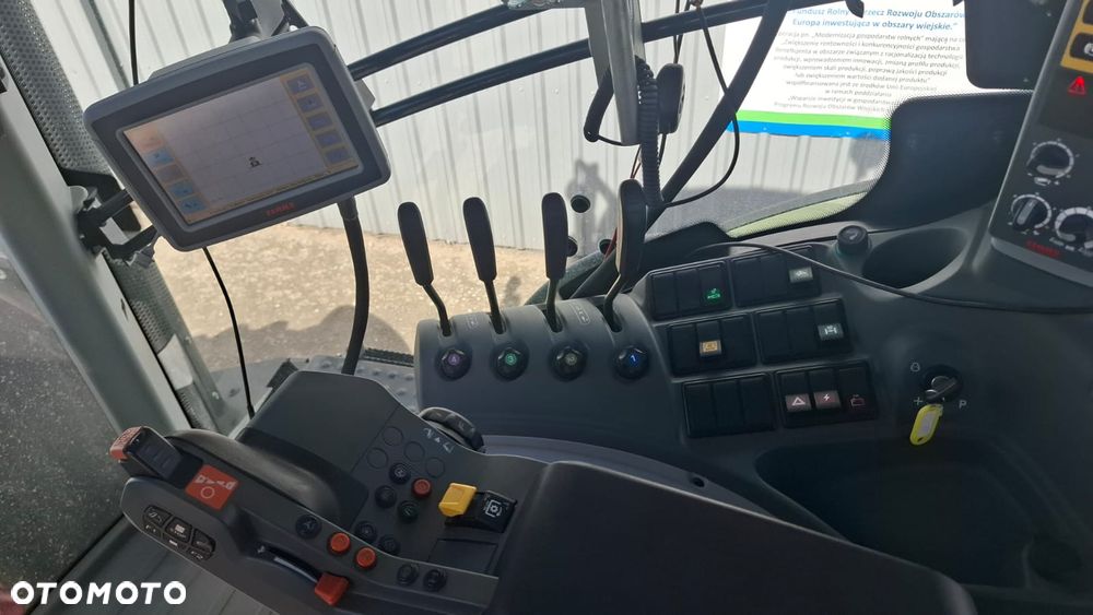 Claas AXION 830 HEXASHIFT CONCEPT - 10