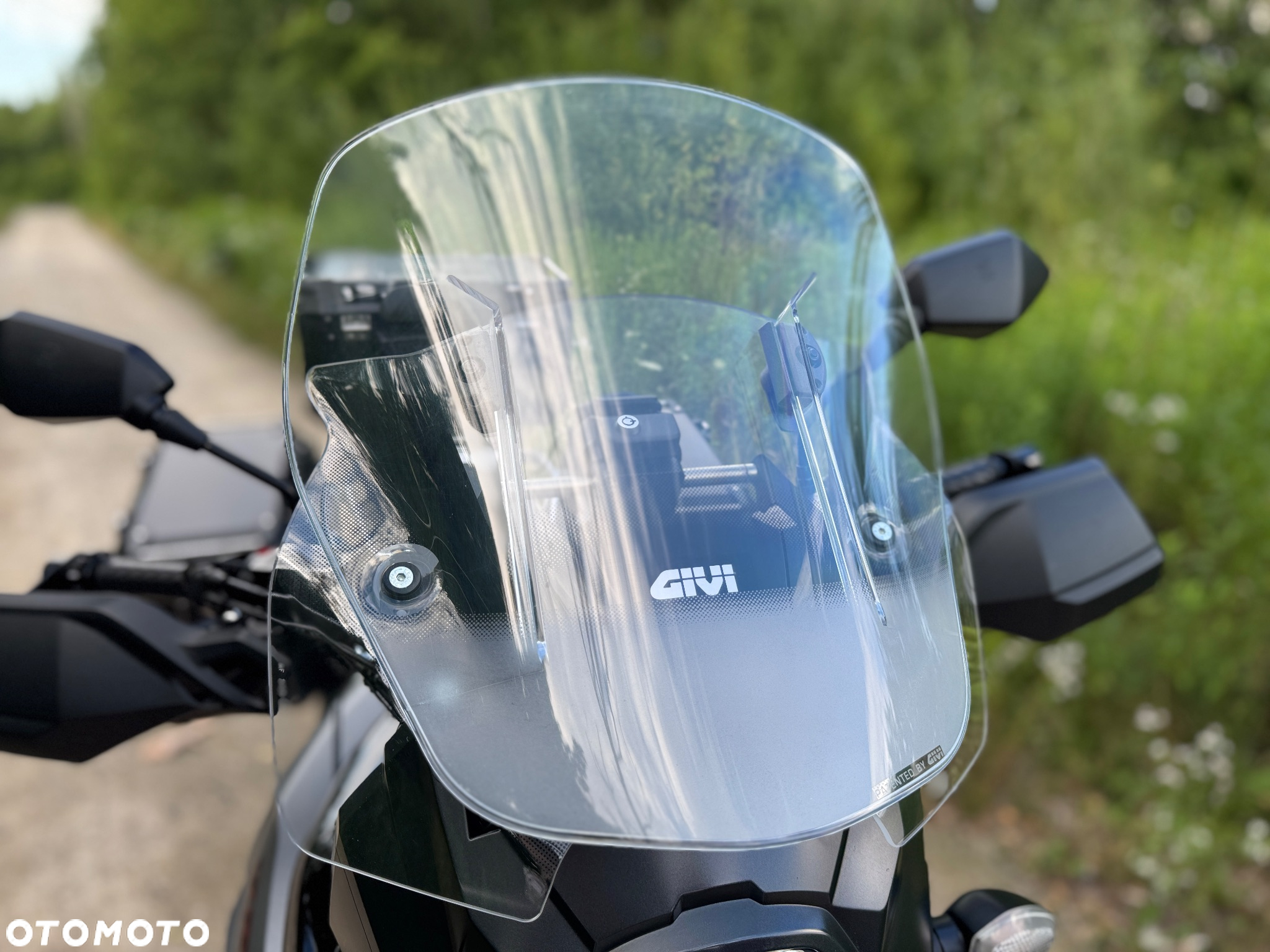 Suzuki V-STROM - 12