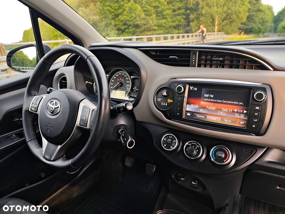 Toyota Yaris 1.33 Premium - 17