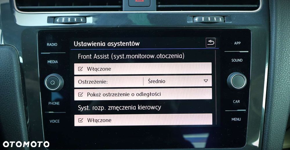 Volkswagen Golf - 22