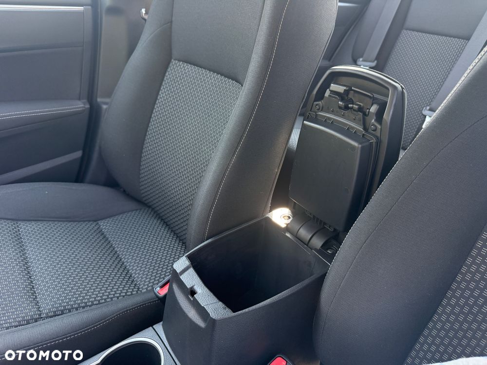 Toyota Corolla 1.6 Comfort - 25