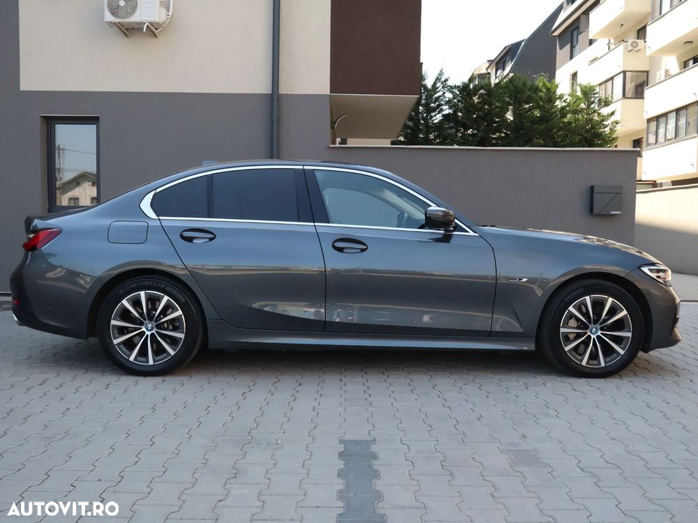 BMW Seria 3 330e Aut. Sport Line - 6