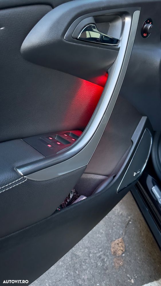 Opel Astra 2.0 CDTI Exklusiv - 24