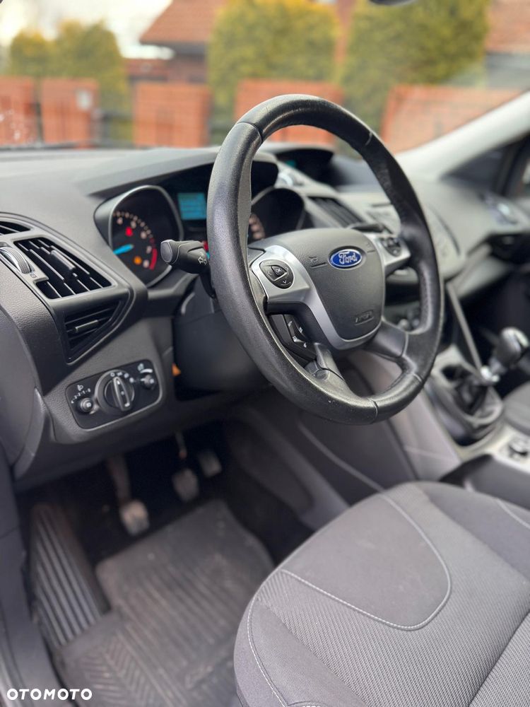 Ford Kuga - 26