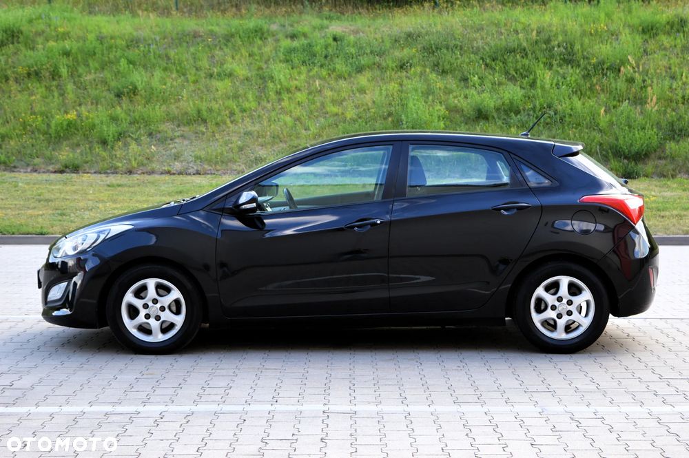 Hyundai i30 blue 1.6 CRDi YES Gold - 26