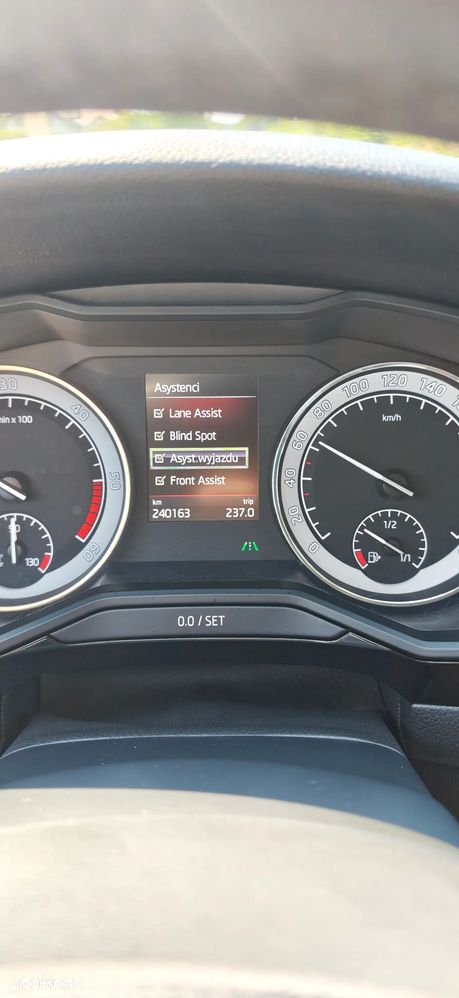 Skoda Superb 2.0 TDI 4x4 L&K DSG - 8