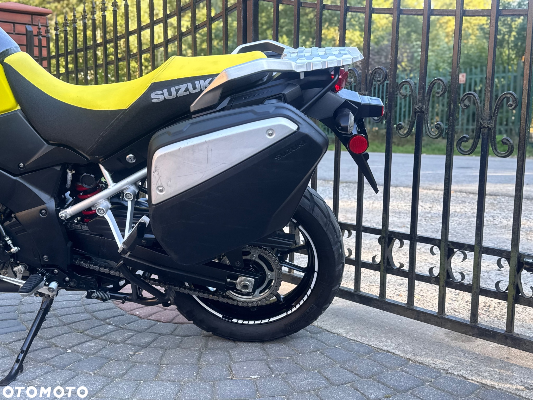Suzuki DL - 20