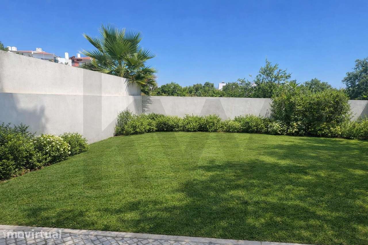 Moradia T4 Contemporânea com Piscina em Vale de Lagar, Portimão - Grande imagem: 4/18