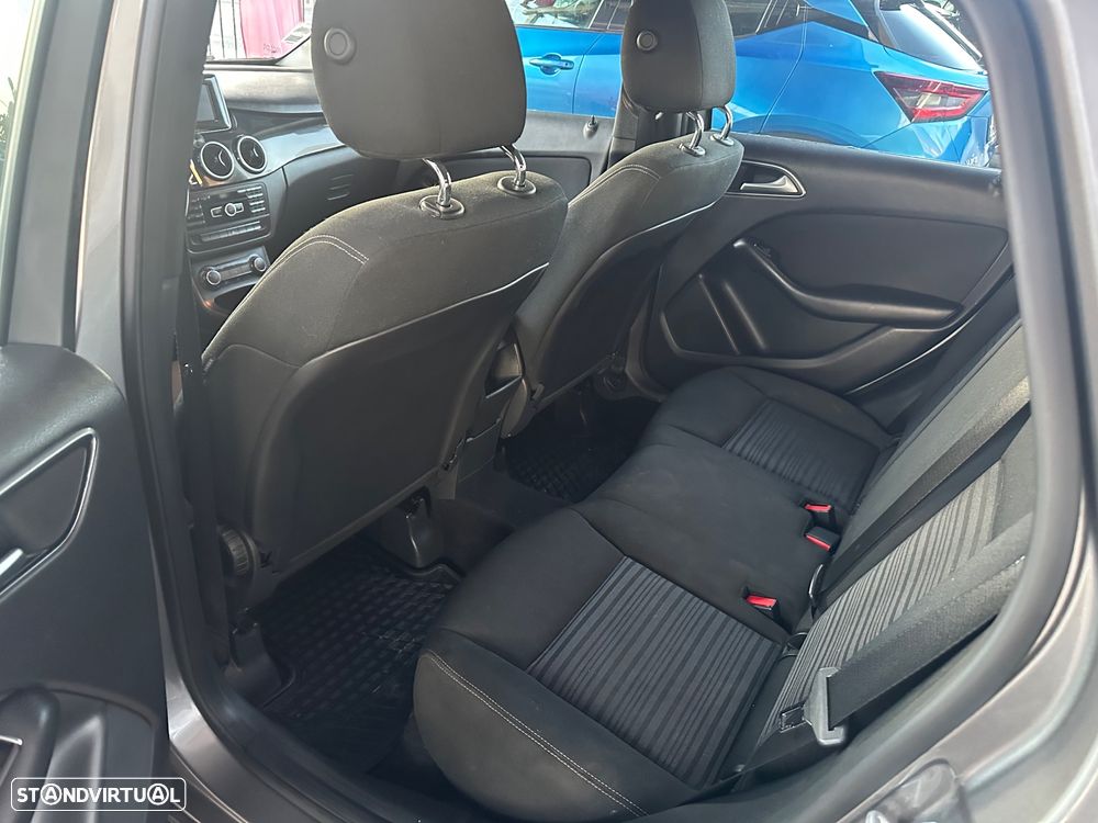 Mercedes-Benz B 180 CDI BlueEFFICIENCY 114g - 12