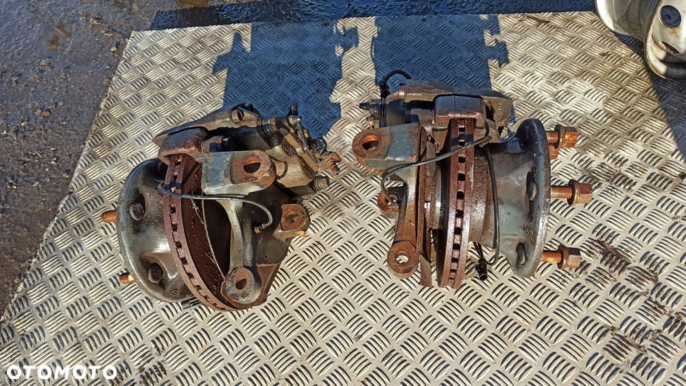 zwrotnica prawa przód iveco 65c 70c bliźniak 11+ - 11