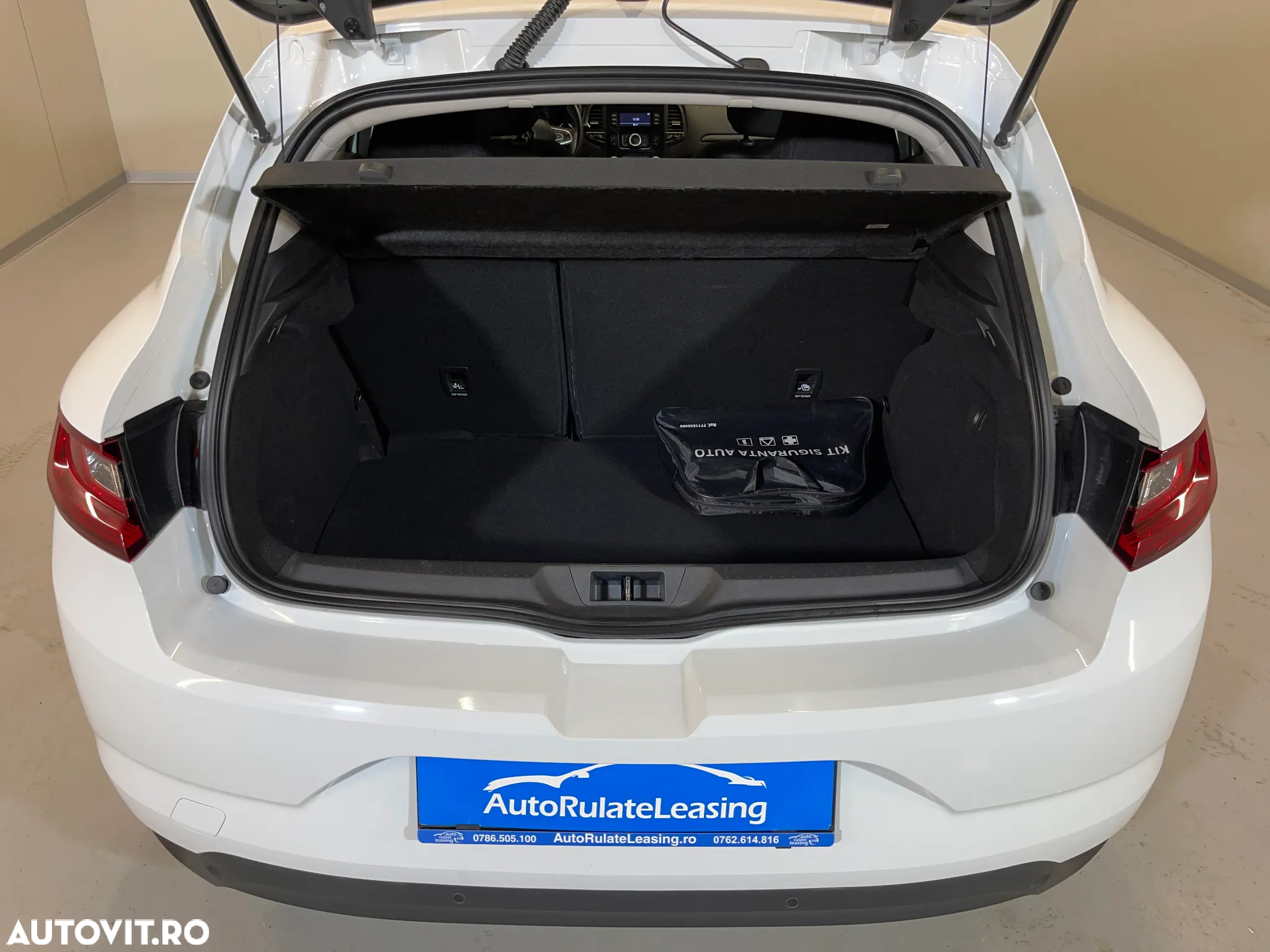 Renault Megane Blue dCi 116 Zen - 12