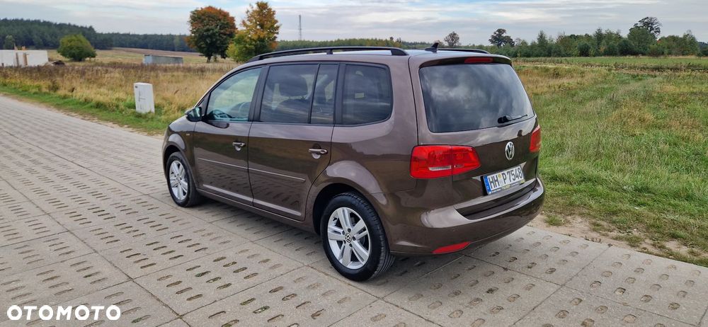 Volkswagen Touran 2.0 TDI DPF BlueMotion Technology DSG MATCH - 17