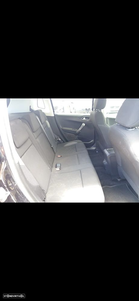 Peugeot 2008 1.6 BlueHDi Style - 26
